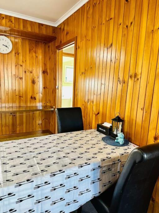 Vic Horsham, Unit 1, Paddy's Golden Patch Apartment Horsham